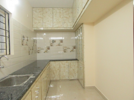 6) Li Id : 119 - Kitchen.JPG